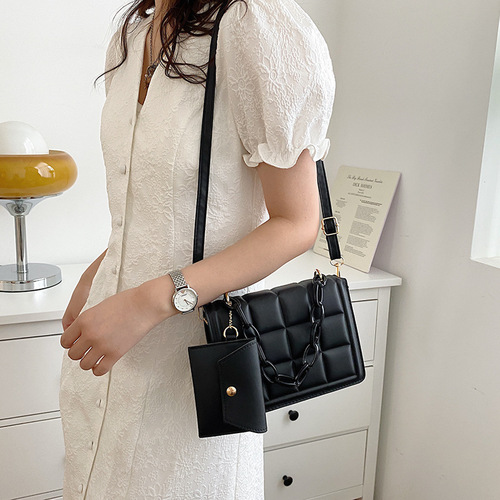 Leisure Minimalist Handbag Fashion  New Trend Solid Color Shoulder Bag Trendy Stylish Coarse Chain Small Square Bag