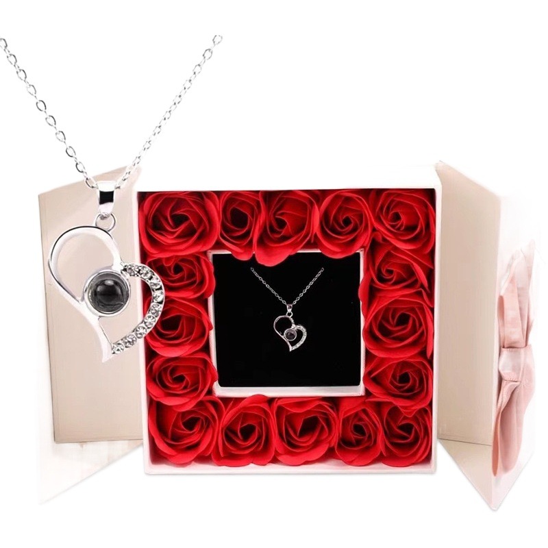 Venta caliente transfronteriza Amazon popular 100 idiomas te amo proyección collar femenino de alto grado melocotón corazón colgante Masculino