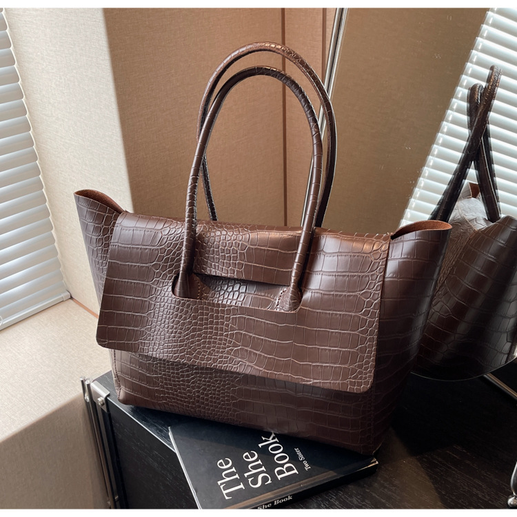 Crocodile Pattern Large Shoulder Bag For Women Retro Style Handbag_voghion.com