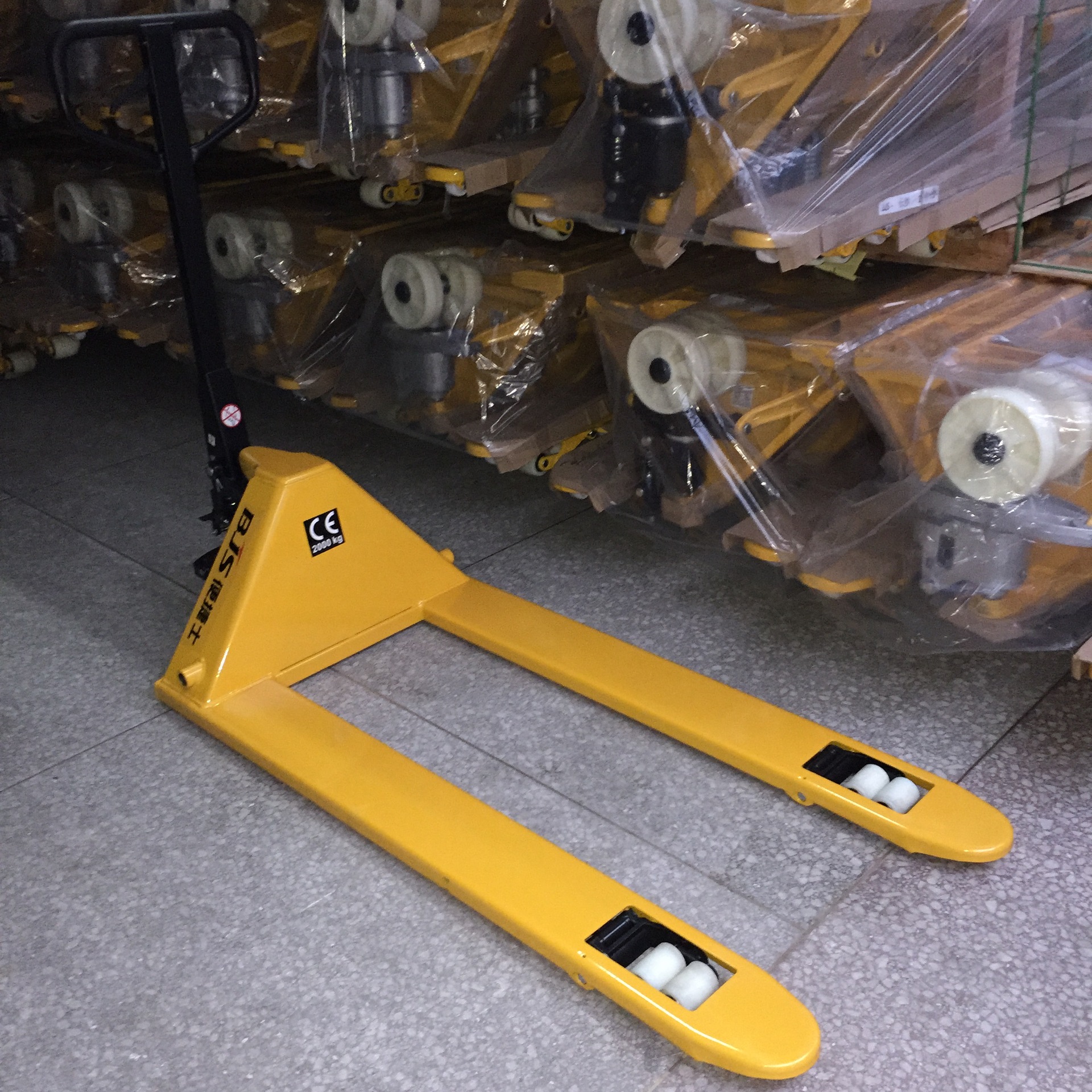 ��Ӧ¦�׳������ֶ����˳��ͷ����ֶ��泵�Ǳ�Һѹ���˳�