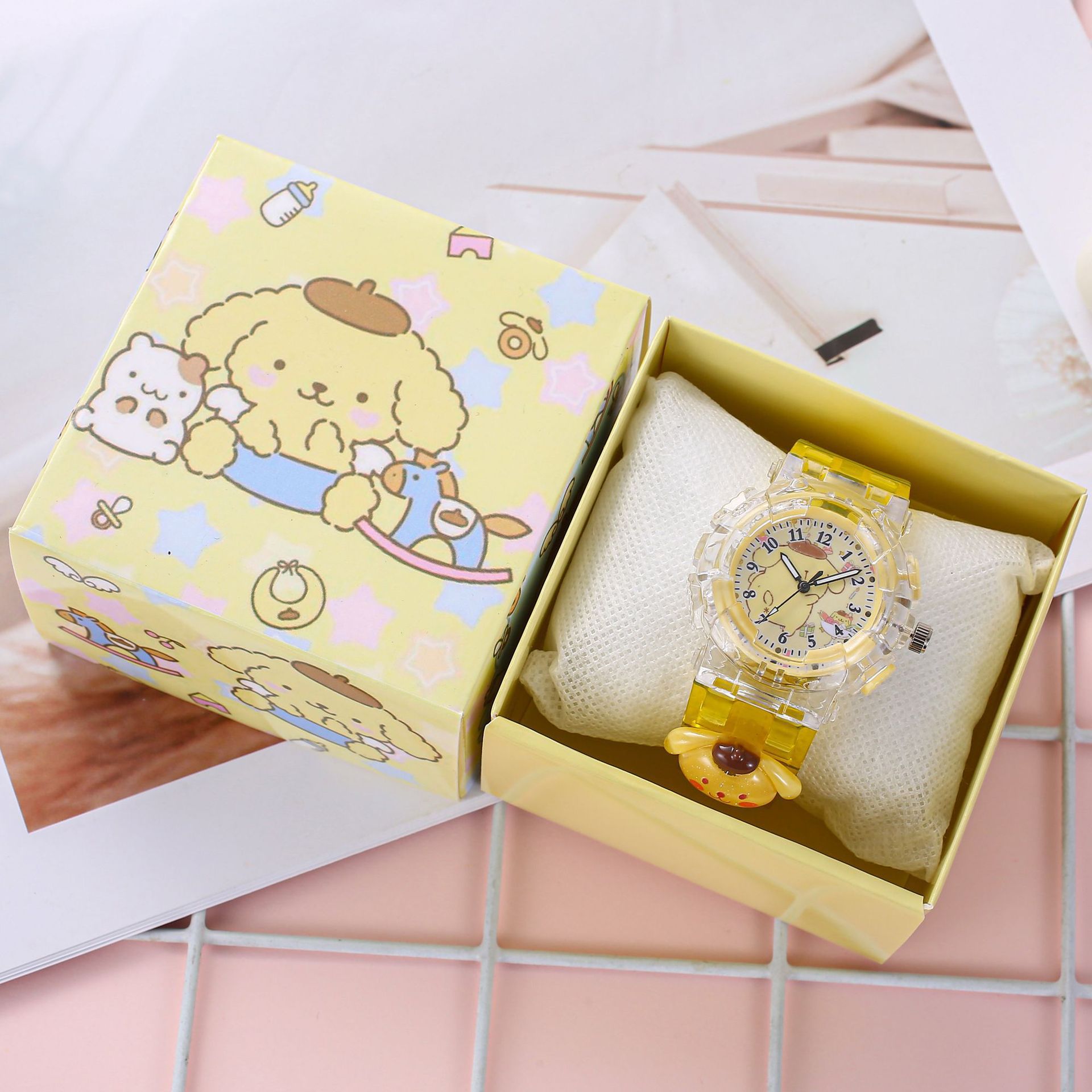 Reloj para niños Dibujos animados Sanrio Kulomi Reloj electrónico luminoso Reloj de cuarzo con puntero digital para estudiantes de primaria y secundaria