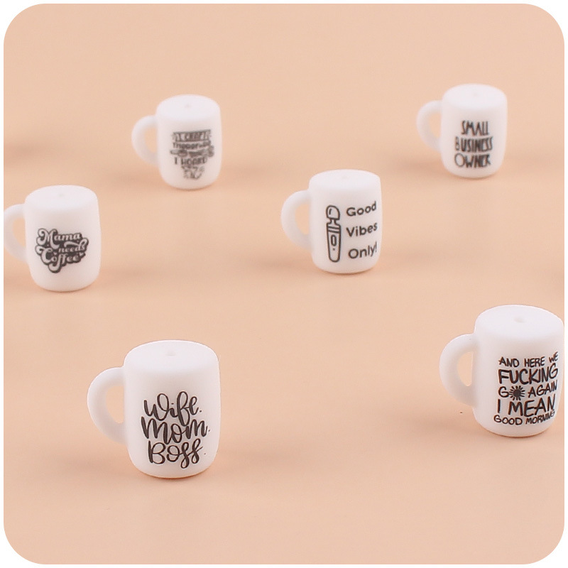 Bebé suministros de dibujos animados taza juguete creativo DIY personalidad pequeña taza teether pezón cadena pulsera accesorios pequeños