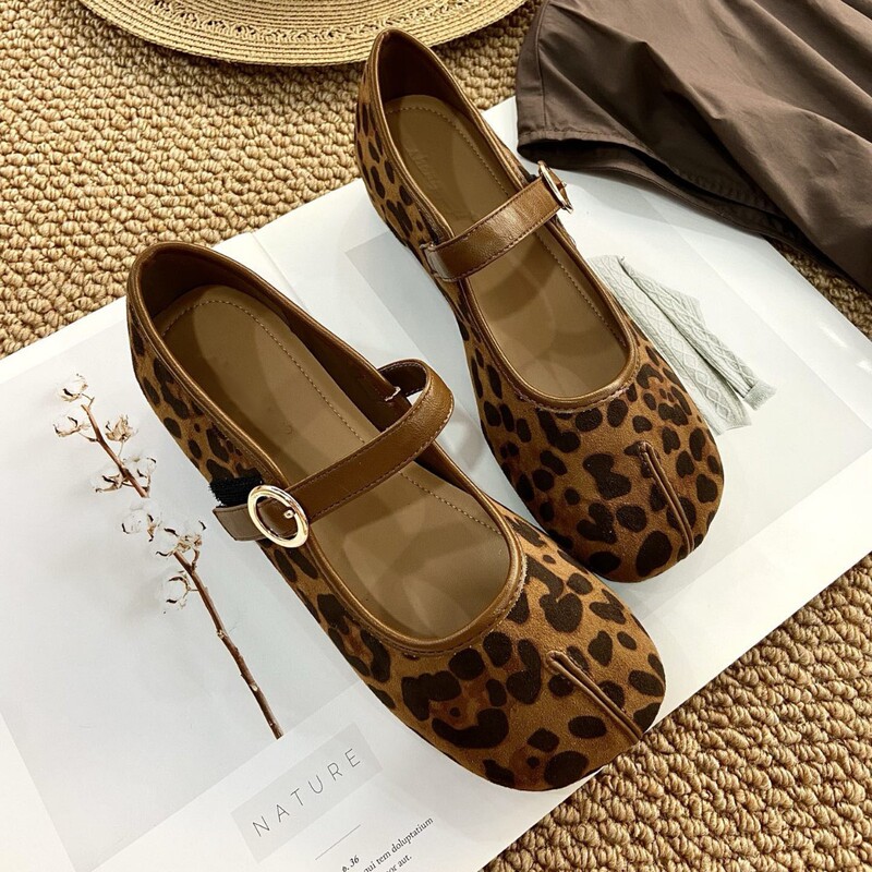 Long in style! French retro leopard print suede Mary Jane shoes for women, new 26-inch design, with a single-strap Velcro closure