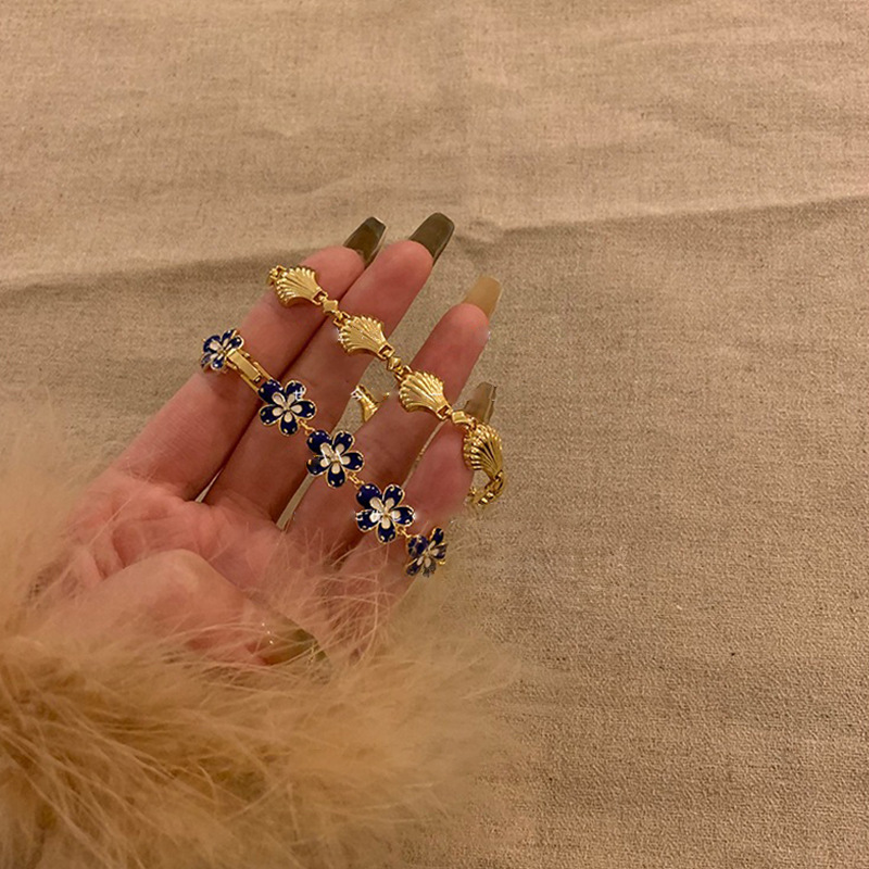 15g Weight Gold Plated Plating Material Simple Style Flower Alloy Plating Gold Plated Women's Bracelets