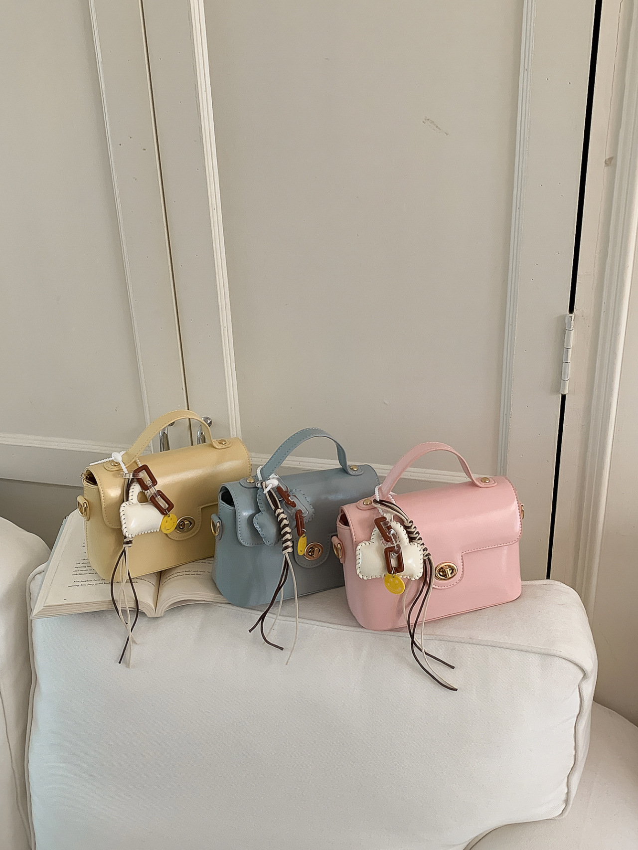 Bolsos exquisitos de mujer alta sensación de bolso 2026 nuevo pequeño bolso cuadrado fresco con cierre bolso de hombro verano image 5