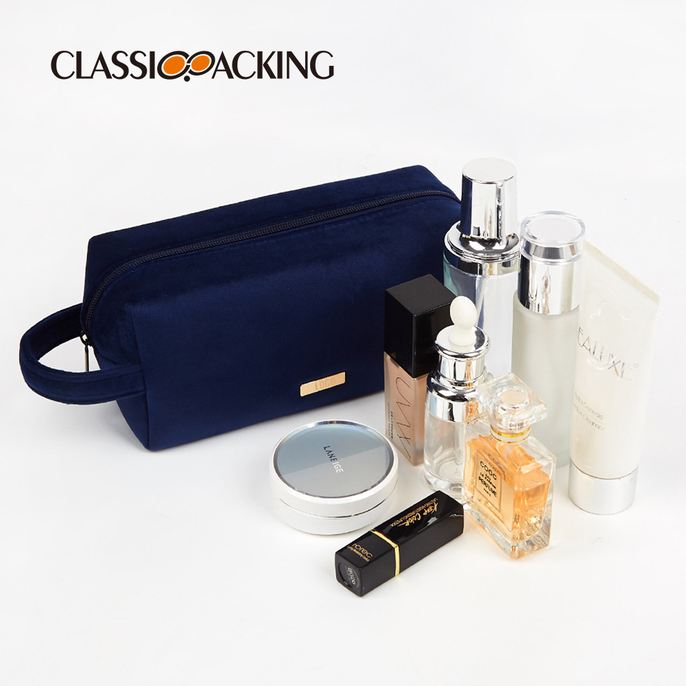 Diseño de fábrica al por mayor bolsa de cosméticos Luz de lujo material de franela producto de cuidado de la piel bolsa de almacenamiento simple bolsa de almacenamiento de lavado portátil