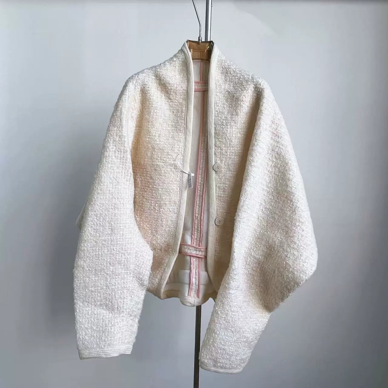 Спот Dili Raba Ouyang Nana с той же осенней и зимней новой свободной плечами с рукавами летучей мыши шерстяная куртка для женщин