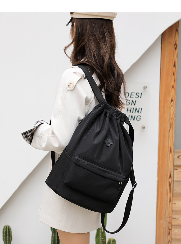 Cross-border exclusive new women's fashionable and trendy backpack, water-resistant large-capacity sports and fitness bag, travel schoolbag undefined