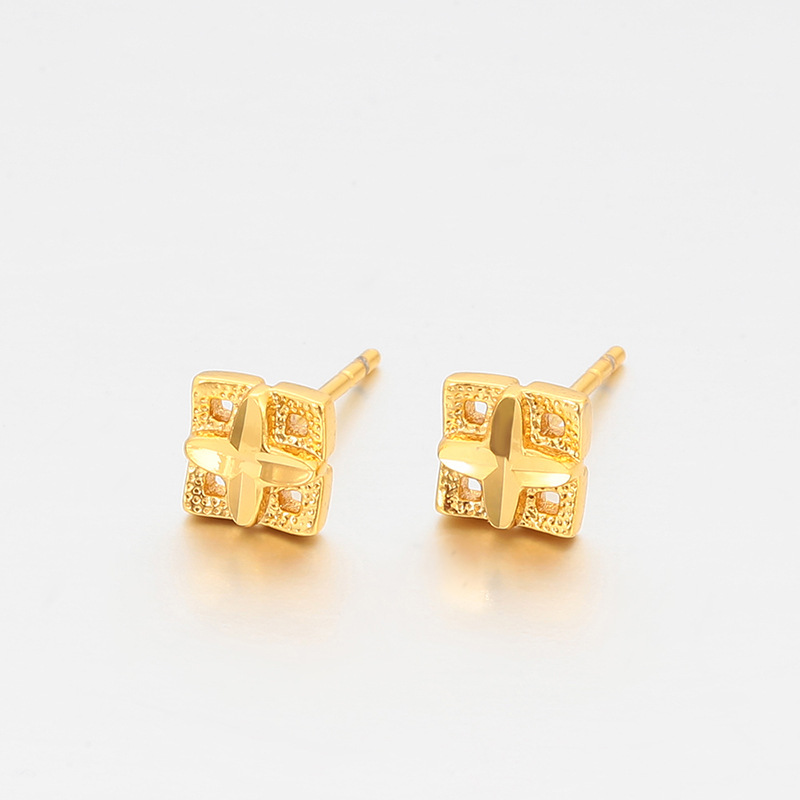 Xuping geometría cuadrada orejas chapadas en aleación de cobre 24k hueco diseño pequeño oro ligero orejas de lujo al por mayor