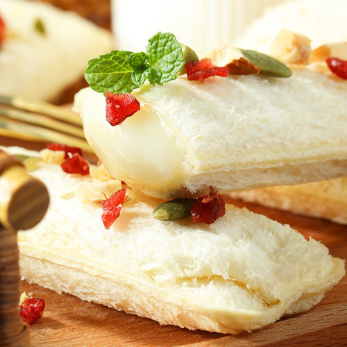 Lactic Acid Bacteria Pouch 300g Full Carton Cheese Bread Breakfast Meal Replacement Nutrition Cakes Snacks Wholesale