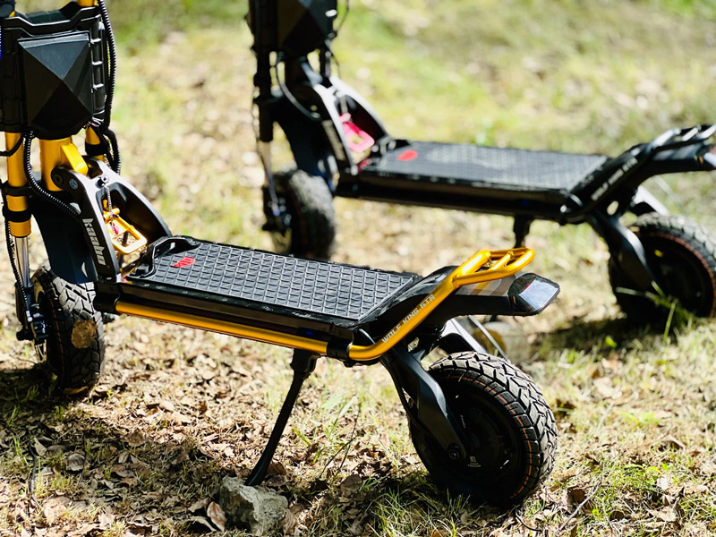 Acciones de la UE KAABO Wolf King GTR 72V 35Ah 2000W * 2 doble motor de freno hidráulico cristal de película