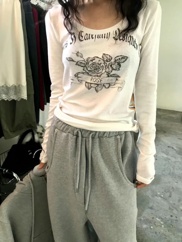 韓国東大門25年春新作we areローズプリントラウンドネックソフトで快適な長袖Tシャツ|undefined
