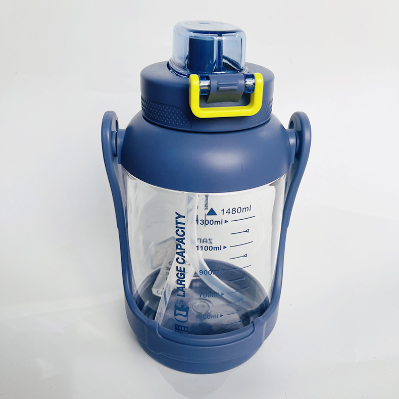 Siliya 7505 taza de plástico montañismo espacio taza portátil de agua taza con escala de paja de gran capacidad 1400ML fabricante