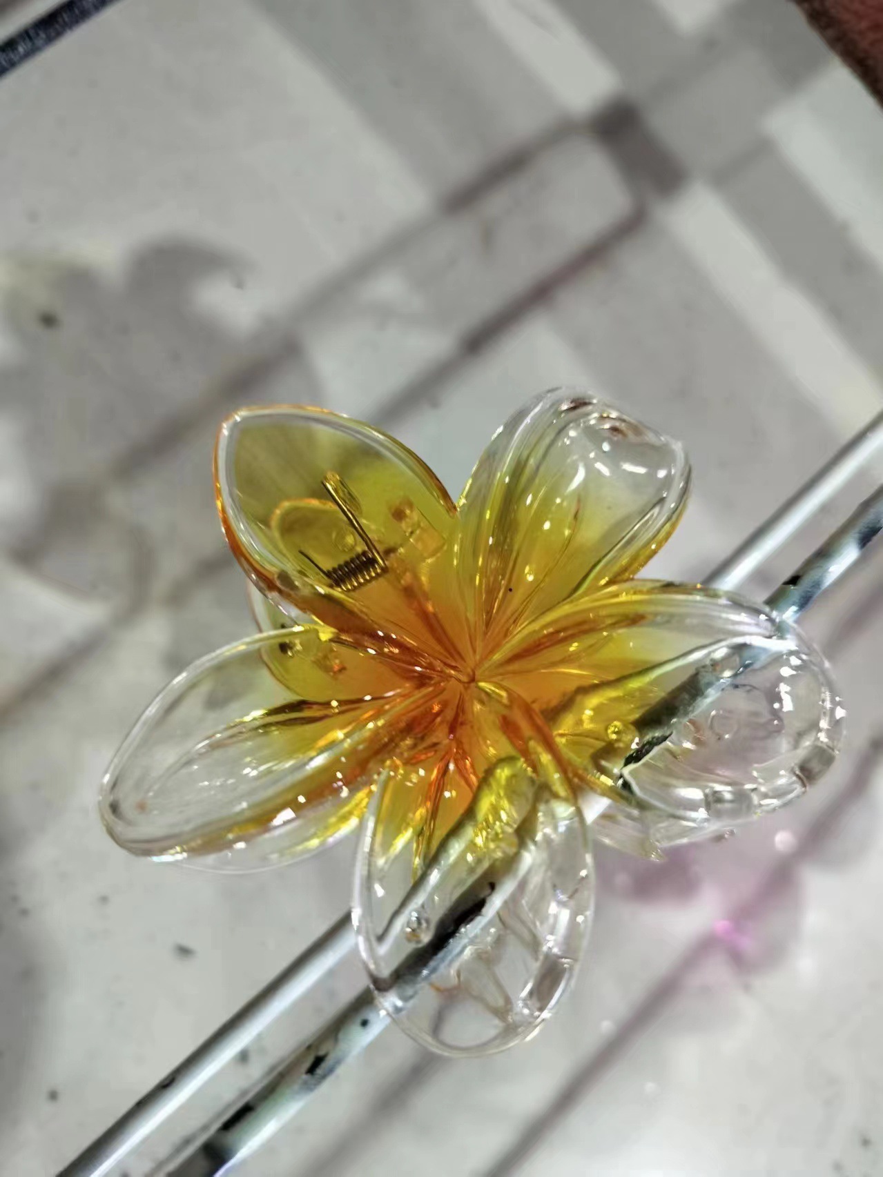 Plastic, Resin Material Vacation Simple Style Women's Flower Plastic Resin Hair Claws