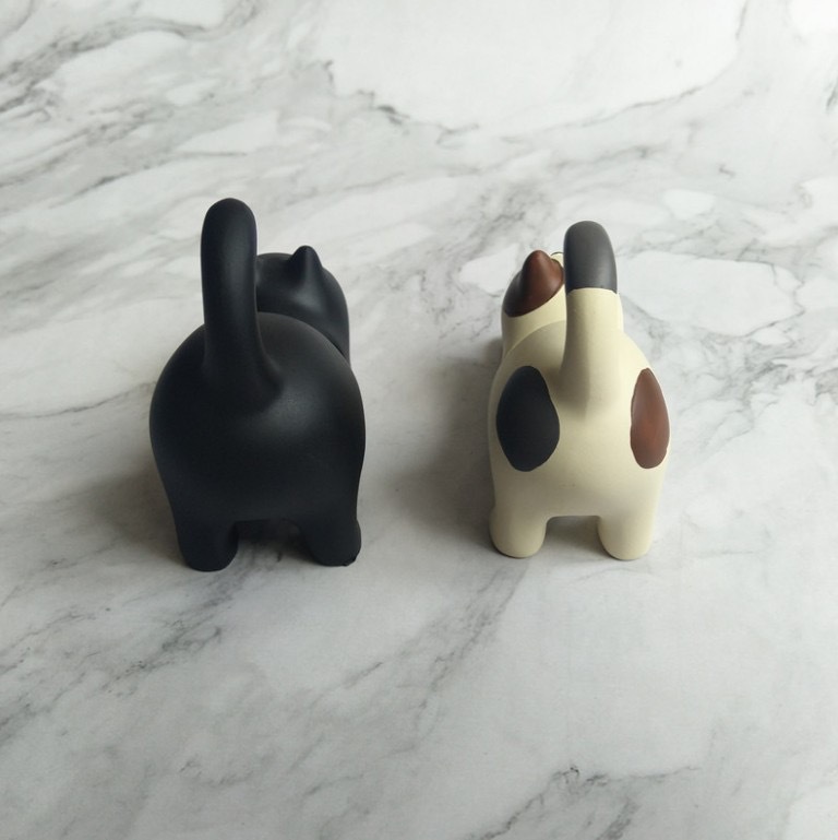 Zakka estirando soporte de escritorio para gatos adornos de gato negro soporte de teléfono perezoso artesanías de resina