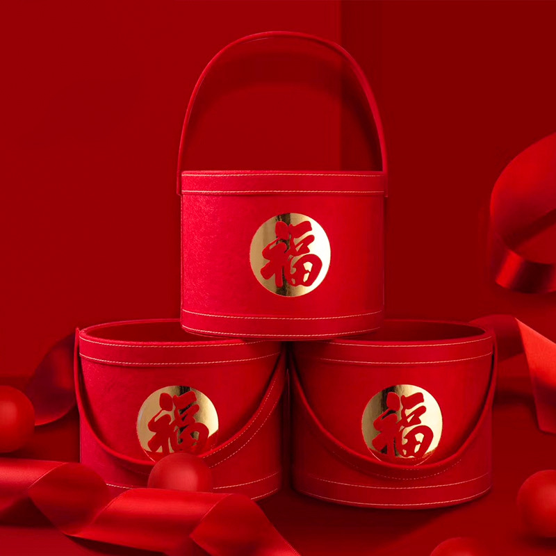 批发新年圆形福字抱抱桶花盒卡通创意红包插花桶客厅气氛装饰摆设