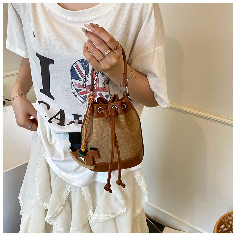 Spring and Summer fashion handbag for women, 2025 new style drawstring and stylish single-shoulder bag, Korean retro and trendy crossbody bucket bag undefined
