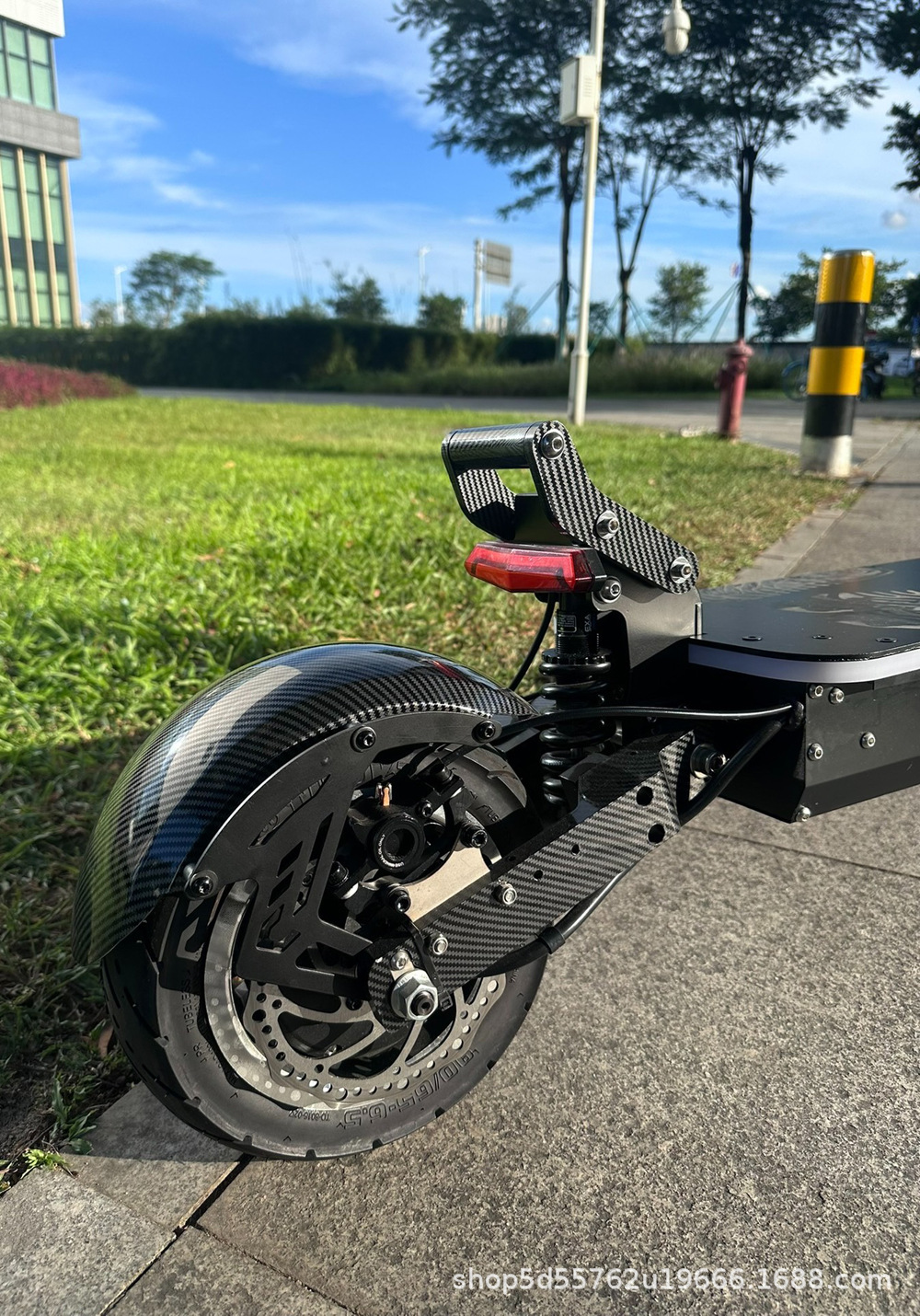 YISHUN dual-drive 72V/6000W off-road electric scooter, foldable, 95 mph speed, long range electric vehicle
