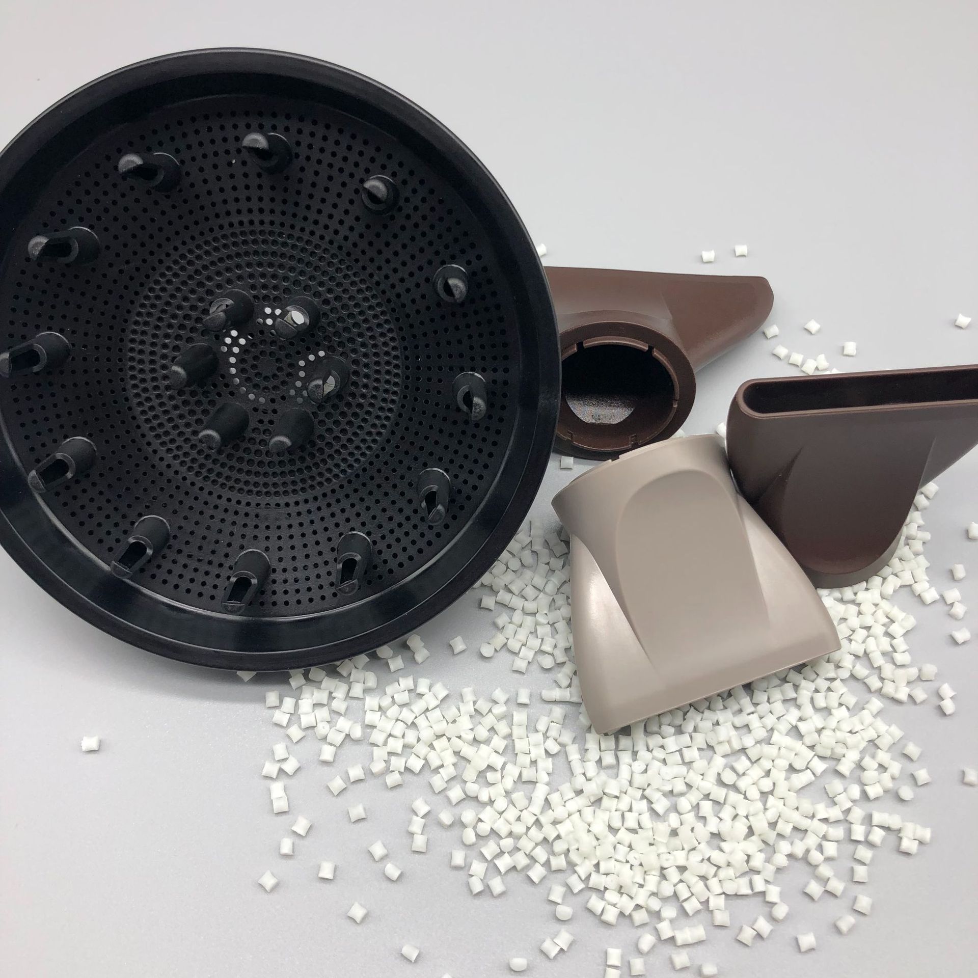 PA66增强30% 吹风筒专用尼龙、外观不浮纤、不变形、尺寸稳定、