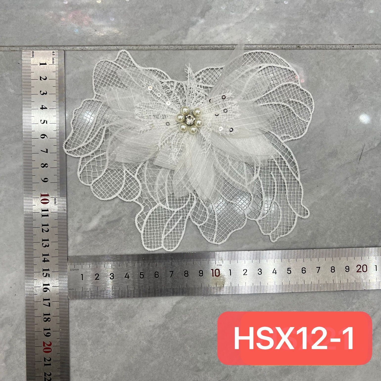 2026 nuevo bordado tridimensional blanco flores de encaje solubles en agua encaje hecho a mano perlas falda swing suéter adornamiento para el pelo DIY