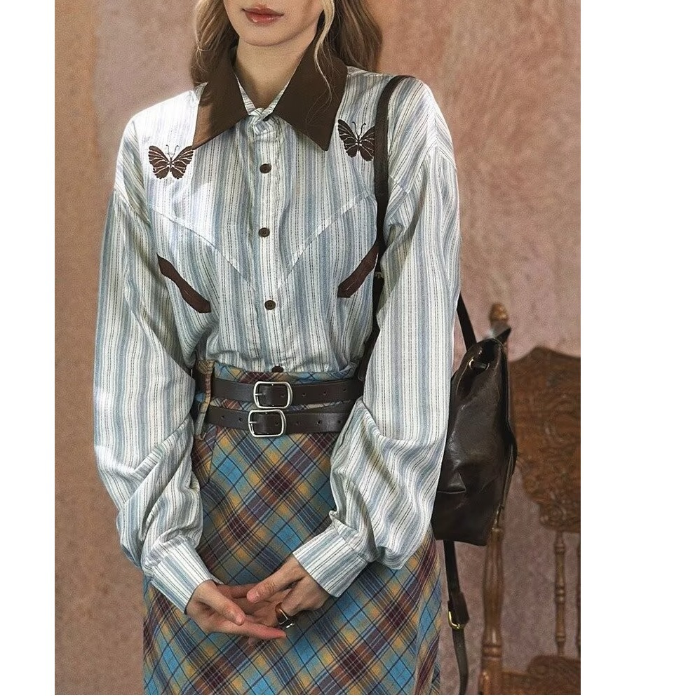 트렌디한 스퀘어 칼라 스탠다드 청소년 패션 신작 하라주쿠 여름 일본식 나비 자수 스트라이프 긴팔 셔츠 배색