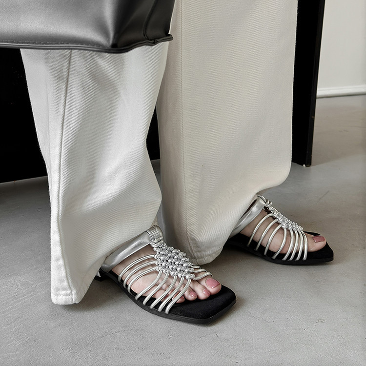 Dép sandal nữ quai chữ V đan tay thoáng khí, đế dày mềm chống trượt — màu be, bạc chi tiết 17