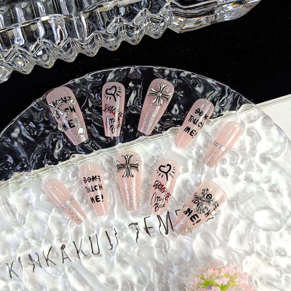 Transfronterizo dulce y cool graffiti plata manicure moda personalidad Crohe corazón usar uñas de moda caliente parche de uñas