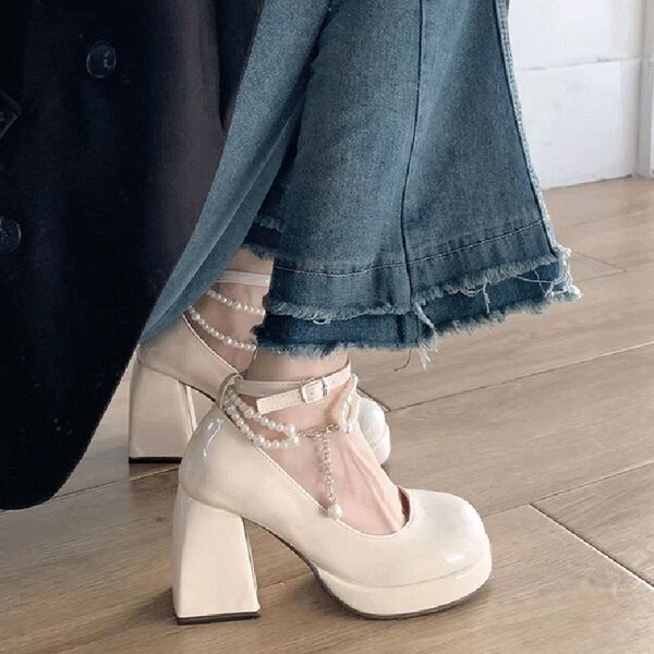 White retro wedding shoes heels