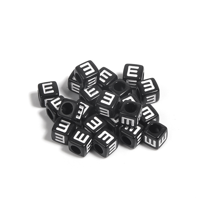 100 / paquete de acrílico fondo negro cuadrado letras blancas 26 letras individuales gotas de aceite cuentas DIY accesorios de cadena de teléfono móvil image 11