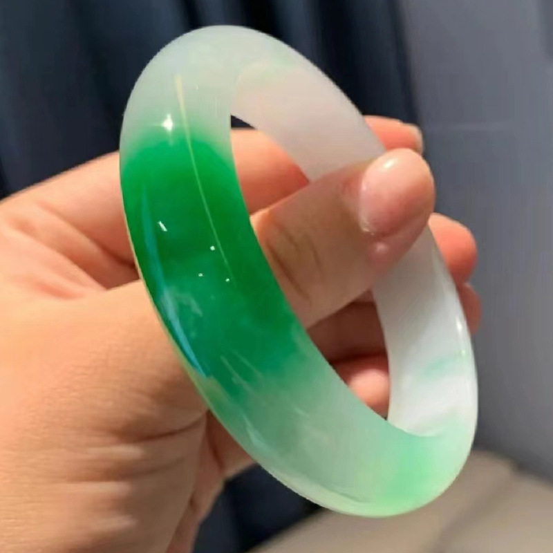 Naturalna birmańska bransoletka z jadeitu typu A Jadeitowa bransoletka_voghion.com