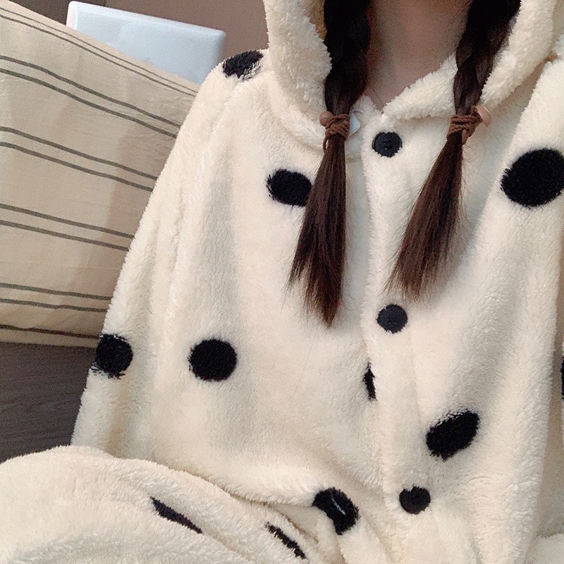 Transmisión en vivo de invierno transfronterizo cálido más pijamas engrosados de terciopelo mujeres lindo rebeca de solapa de ins servicio a domicilio de una pieza