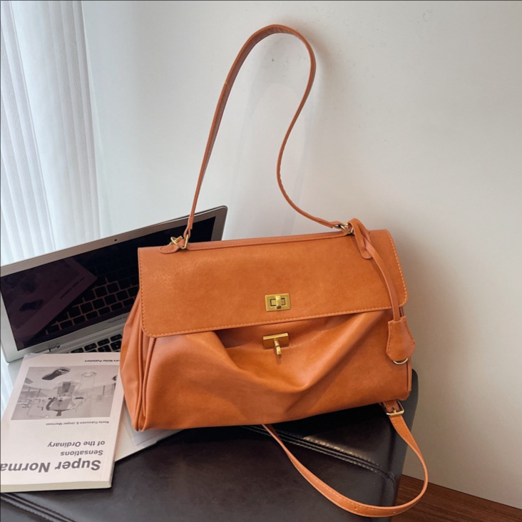 Bolsa de lujo ligera transfronteriza para mujeres 2025, otoño y invierno, nueva moda, bolso de hombro de brazo, bolso de mano suave, mochila portátil