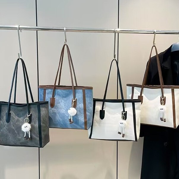 Fashionable Commuter Retro Large-Capacity Bag for Women 2025 New Summer Hot Style Stylish Shoulder Bag Casual Tote Bag Fashionable Commuter Retro Large-Capacity Bag for Women 2025 New Summer Hot Style Stylish Shoulder Bag Casual Tote Bag