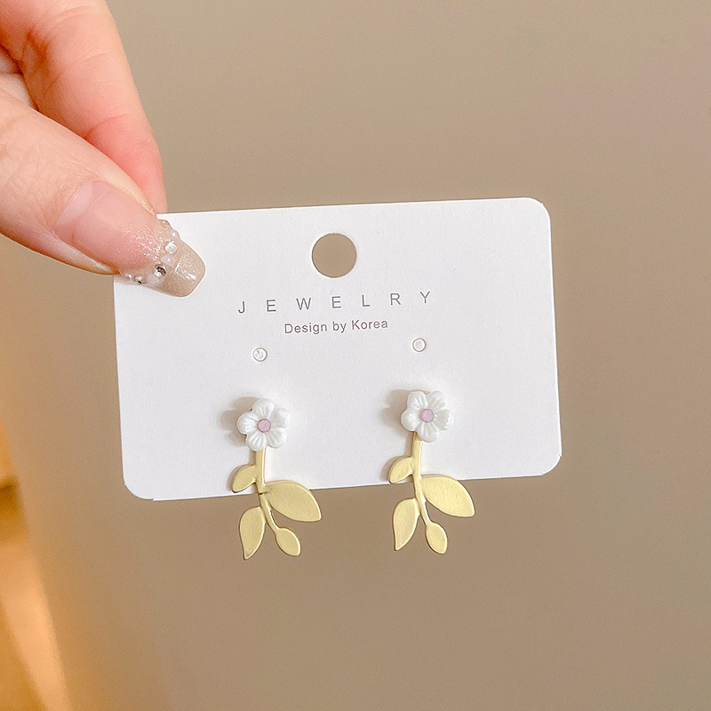 Pendientes de perlas, pendientes de estilo caliente, lujo ligero, pendientes simples de celebridades de Internet, accesorios de Yiwu, venta al por mayor