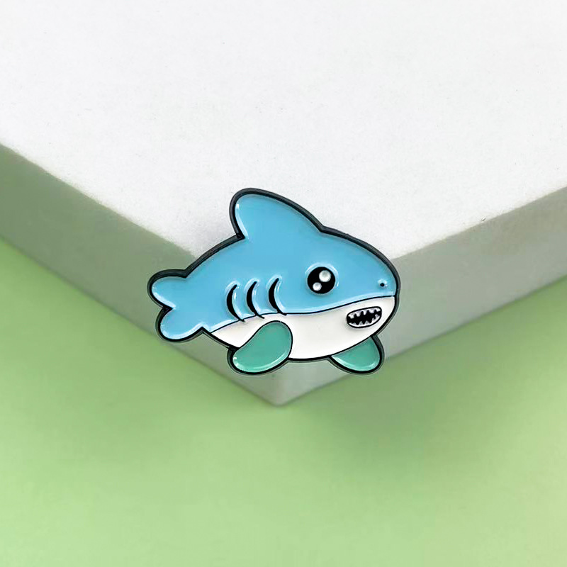 Broche de vida marina de dibujos animados, accesorios de ropa de estilo lindo, insignias, bolsos decorativos de ins transfronterizos, insignias de metal