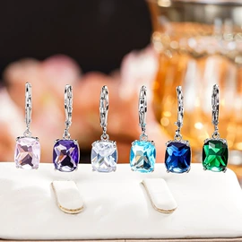 戒指;项链;耳钉