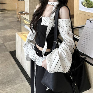 �nϵ����һ�ּ粨�cƴ���L���r���������bŮ�������߅ƴ�����ѝ