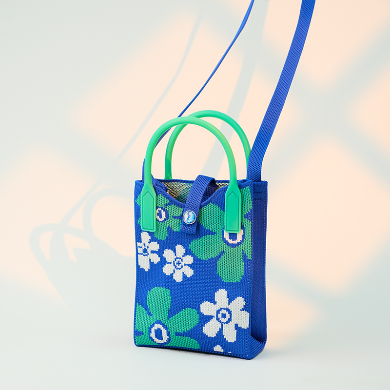 녹색 작은 꽃 사파이어 블루