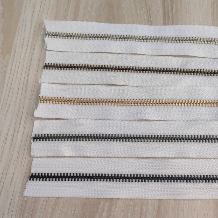 Ykk Genuine No. 5 Metal Two-Way Zip, Luggage Zipper, White Zipper That Can Be Freely Cut to Any Length Ykk Genuine No. 5 Metal Two-Way Zip, Luggage Zipper, White Zipper That Can Be Freely Cut to Any Length