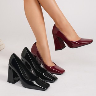 �ָ��͹Ÿ߸�Ь�¿�﷽�^�\�ڕr�м�ɫ�ٴ�^Ůʿ��Ьչʾ