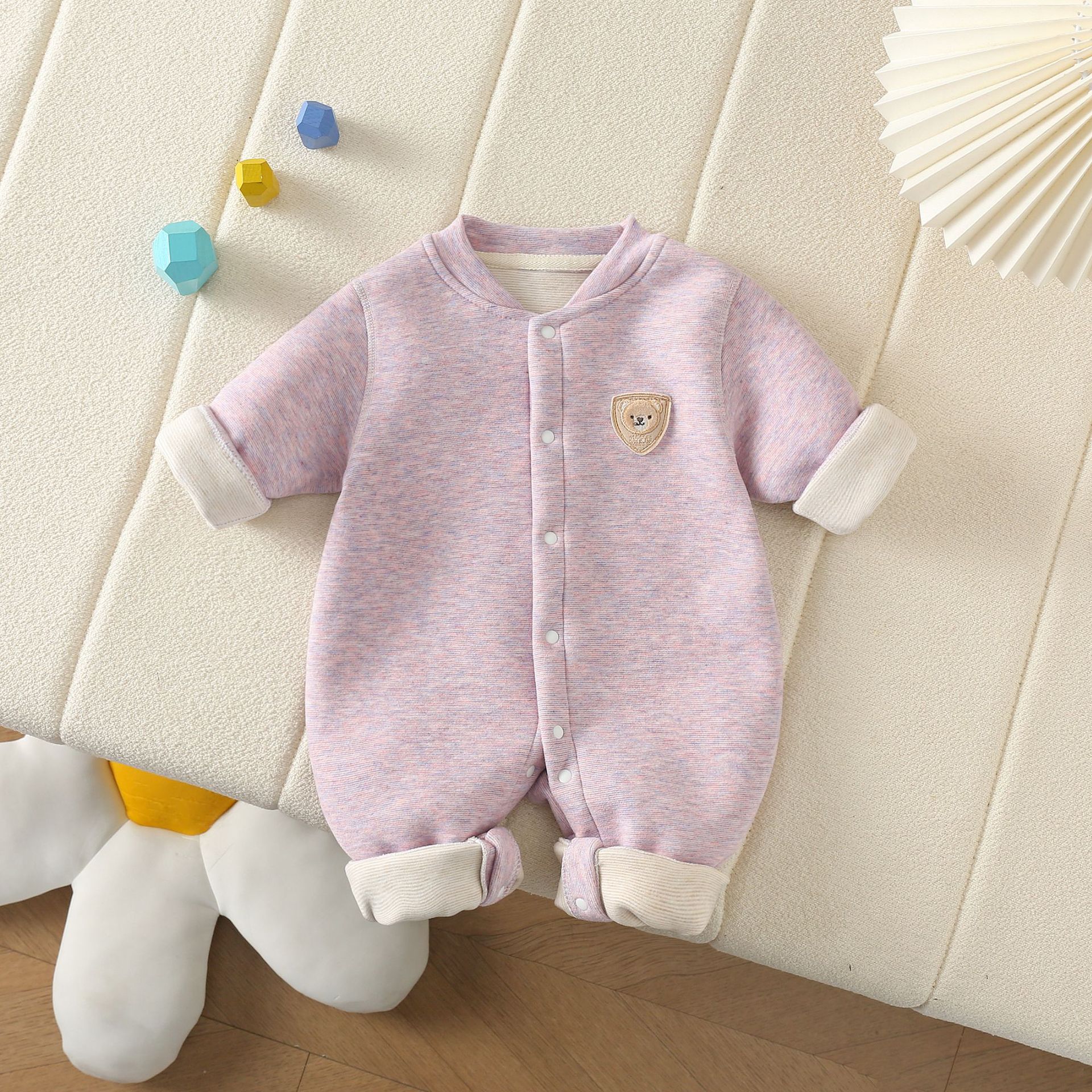 Ropa de una pieza para bebés, ropa de abrigo de luna llena, mameluco para bebés de otoño e invierno, ropa de salida deshuesada linda y versátil image 3