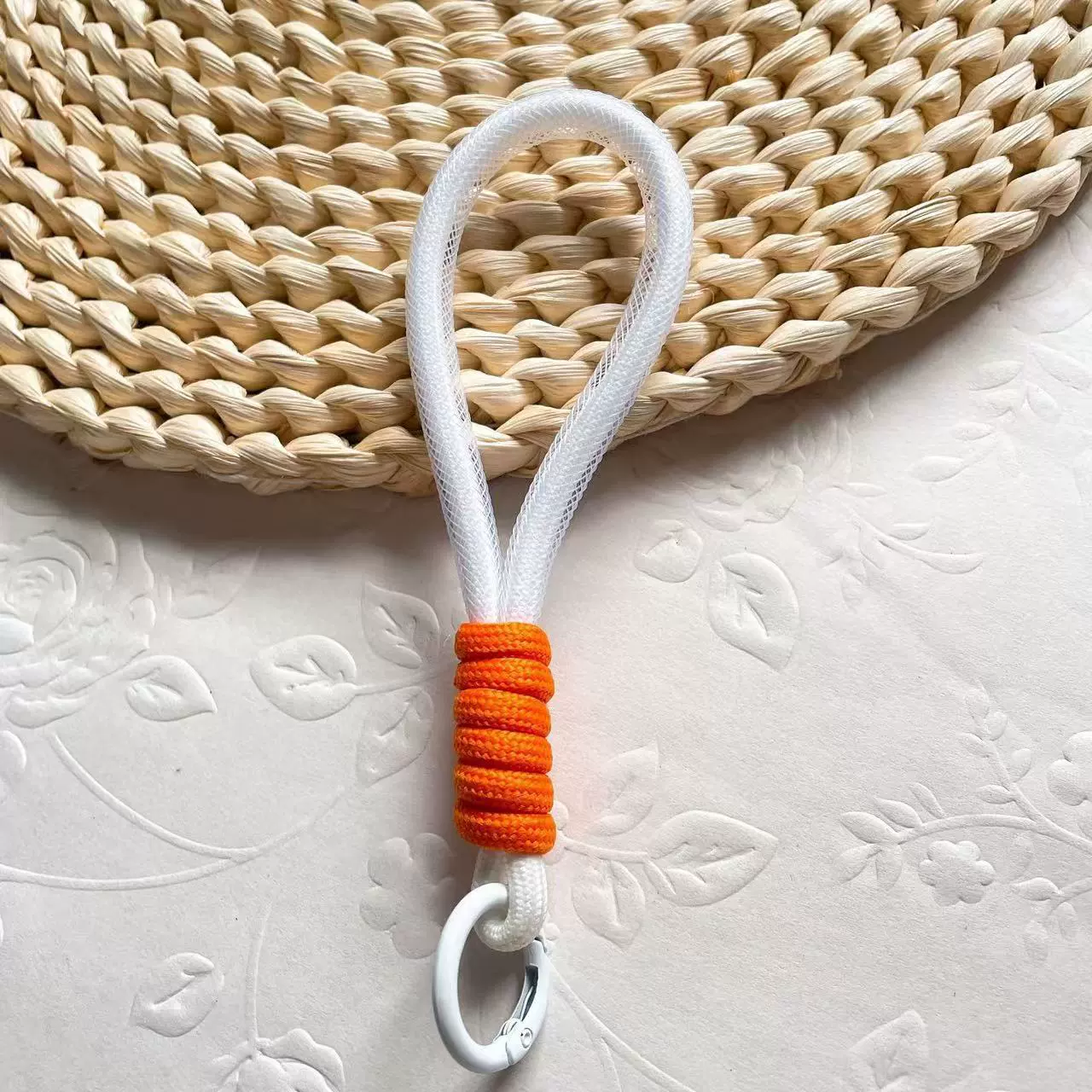 Protective short woven strap, keychain with glass, mobile phone