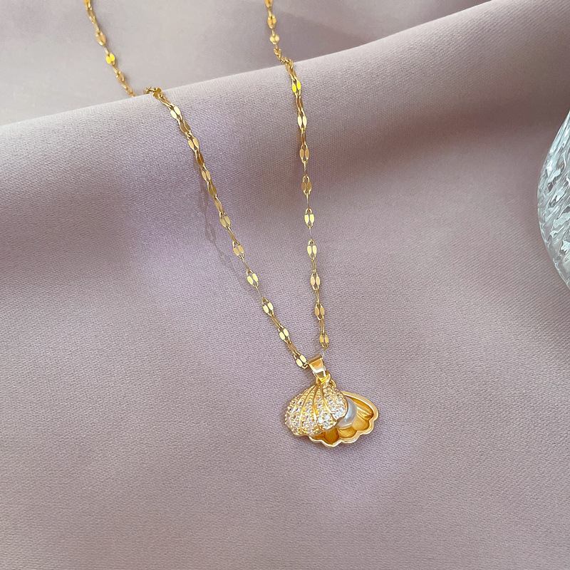 7g Weight PVD Coated Gold Plating Process Real Gold Plated Plating Material Artificial Gemstones Inlay Material PVD Coated Real Gold Plated Shell Titanium Steel Elegant Waterproof Non Tarnish Necklace