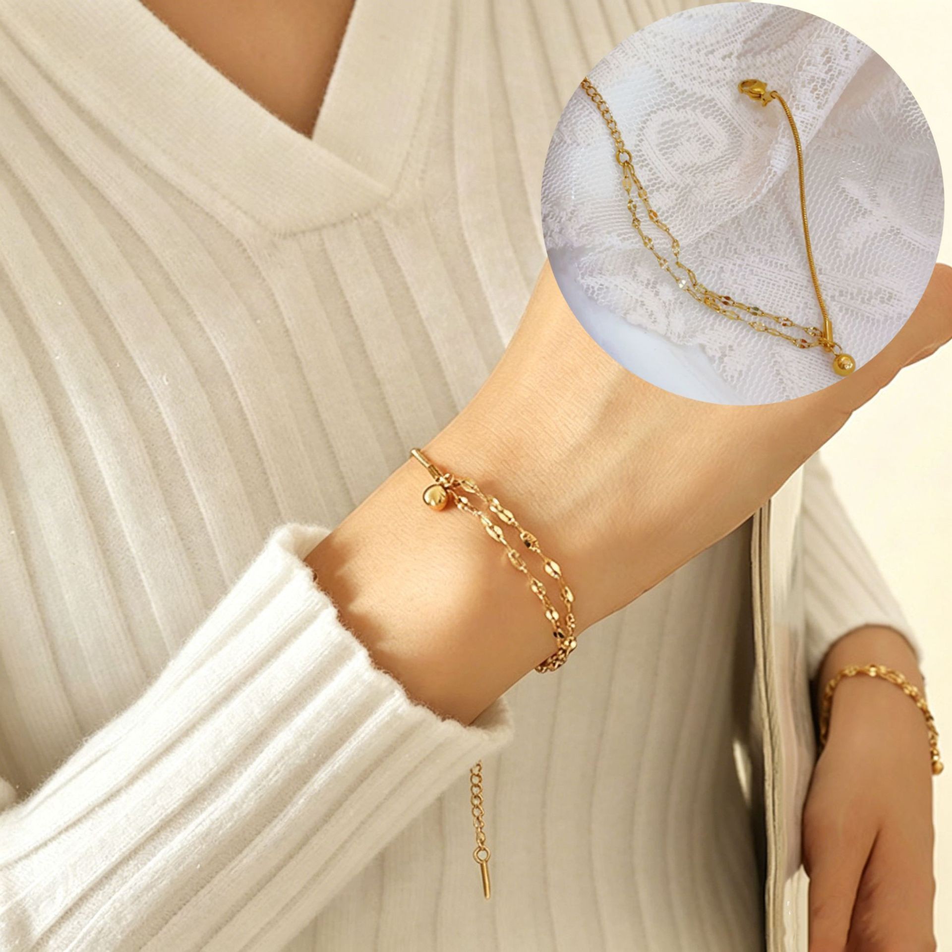Pulsera de joyería de moda dorada de todo fósforo, lujo ligero, simple, nueva pulsera de acero de titanio que no se desvanece, trébol de cuatro hojas para mujer, transfronterizo