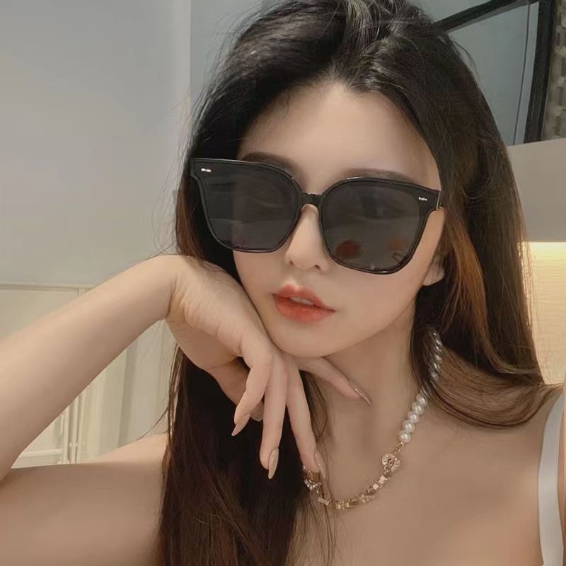 Nuevo modelo coreano de gran marco cara pequeña gafas de sol de viento al por mayor chatter en vivo gafas de sol cuadradas de fotos de alta calidad