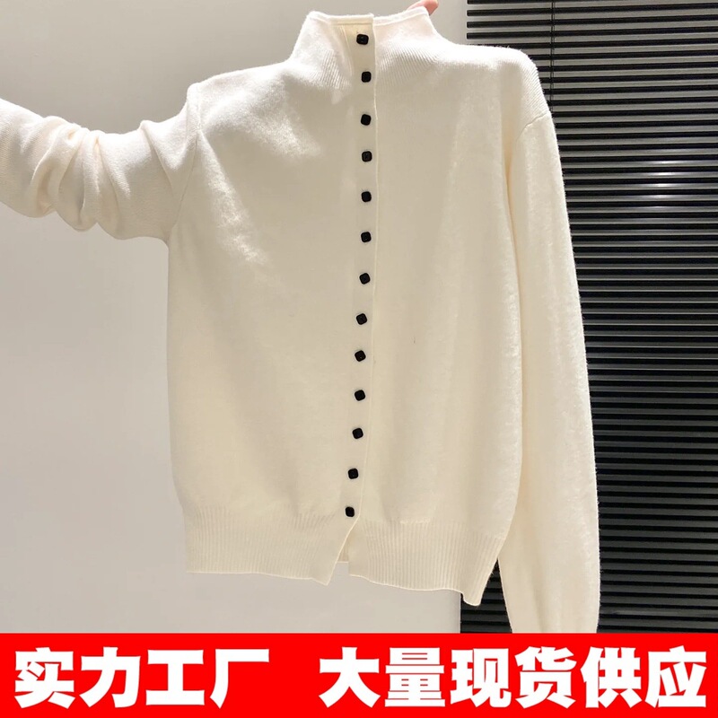 Core-spun yarn fabric, stand-up collar knitted cardigan, women's autumn/winter thickened, loose-fitting, soft and comfortable sweater, single-breasted outerwear Core-spun yarn fabric, stand-up collar knitted cardigan, women's autumn/winter thickened, loose-fitting, soft and comfortable sweater, single-breasted outerwear