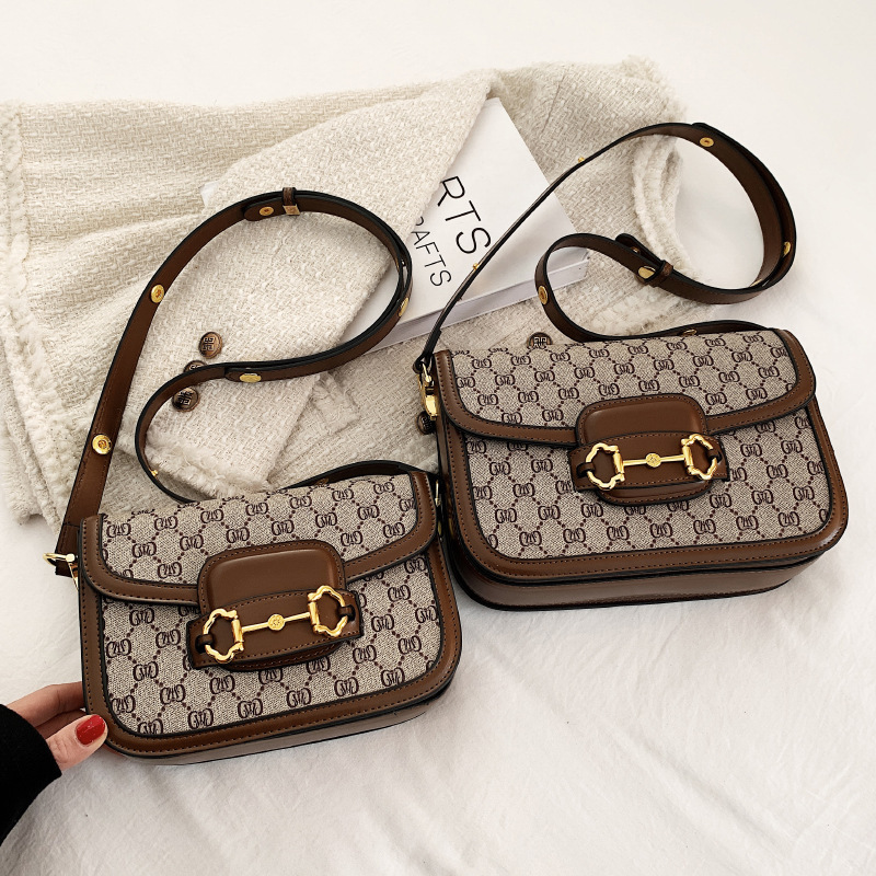 High-End Women's Bags 2026 New Fashion Underarm Bag Retro Small Square Bag Saddle Bag Versatile Shoulder Crossbody Bag