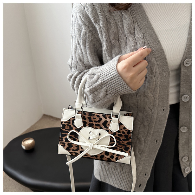 337g Weight Synthetic Leather Lining Material Zipper Closure Type Single Shoulder Strap Strap Type Crossbody Bag Bags Type Casual, Shopping Occasion Pu Leather Material Leopard Pattern All Seasons Season Women's Gender Streetwear Style Square Shape Medium Size Women's Medium Pu Leather Leopard Streetwear Square Zipper Crossbody Bag 4