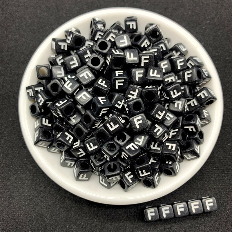 26 letras cuadradas blancas acrílicas de fondo negro inglés de una sola letra diy accesorios de beads material de beads sueltos image 12