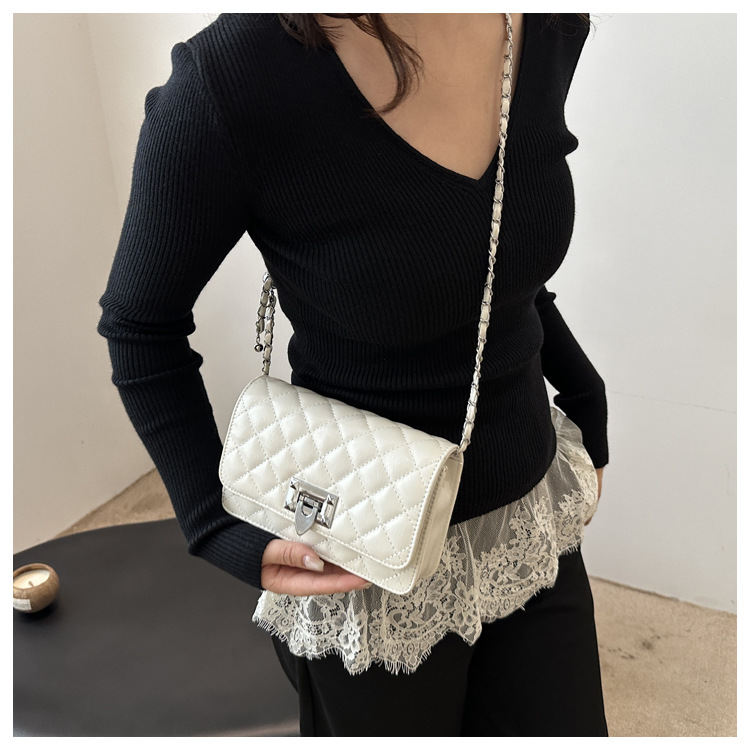 The diamond-patterned embroidered thread fashionable and elegant lock buckle elegant small bag for women's 2024 autumn new style versatile ins crossbody bag for women undefined